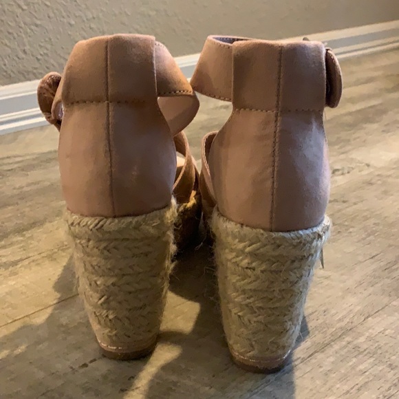 Universal Thread Wedges from Target - Picture 3 of 7